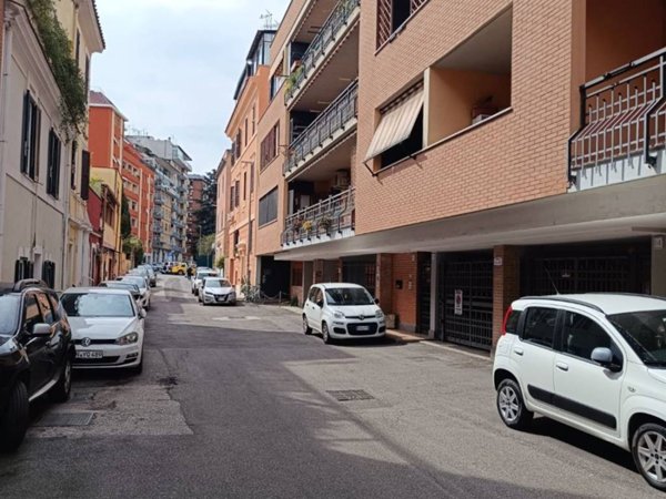 locale commerciale in vendita a Roma in zona Tiburtino