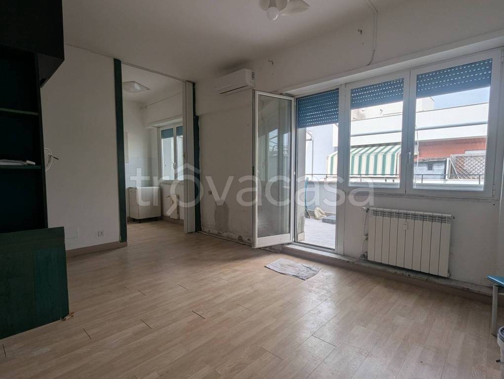 appartamento in vendita a Roma in zona Ostia