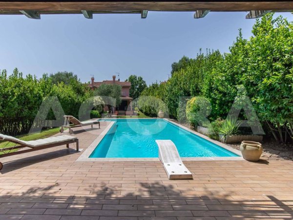 casa indipendente in vendita a Roma in zona Pantan Monastero