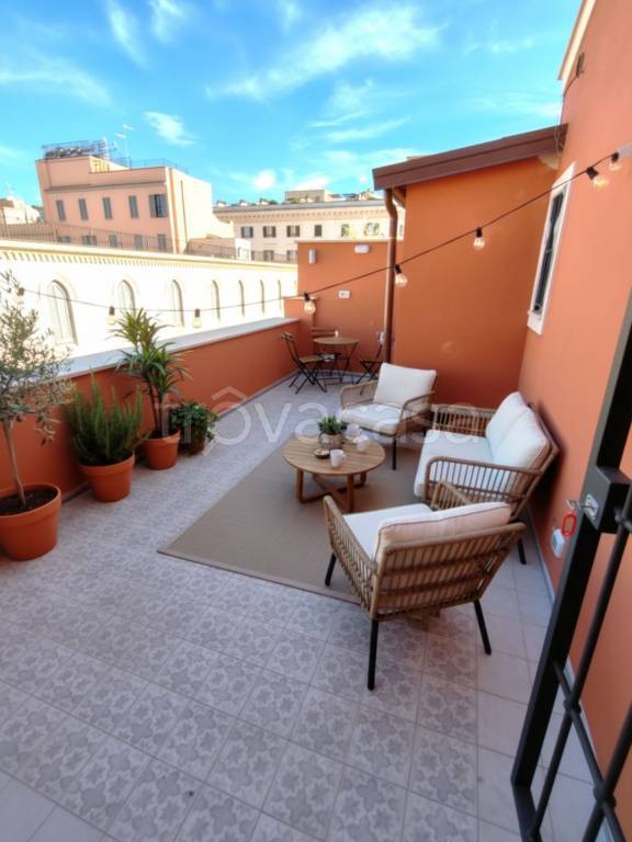 appartamento in vendita a Roma in zona Esquilino