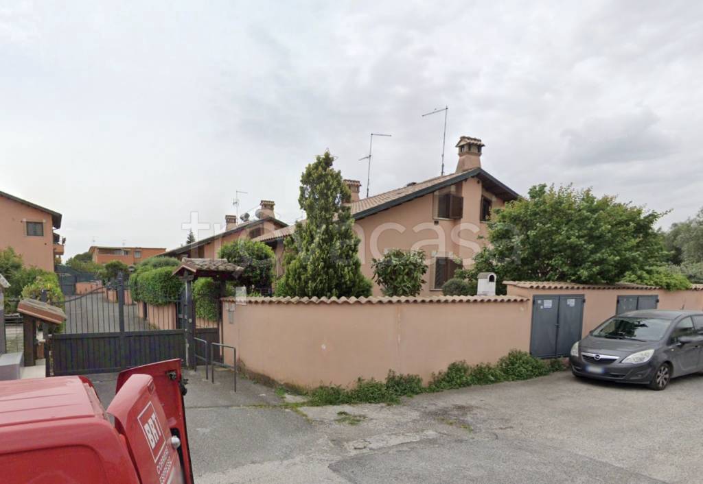 casa indipendente in vendita a Roma in zona Lunghezza