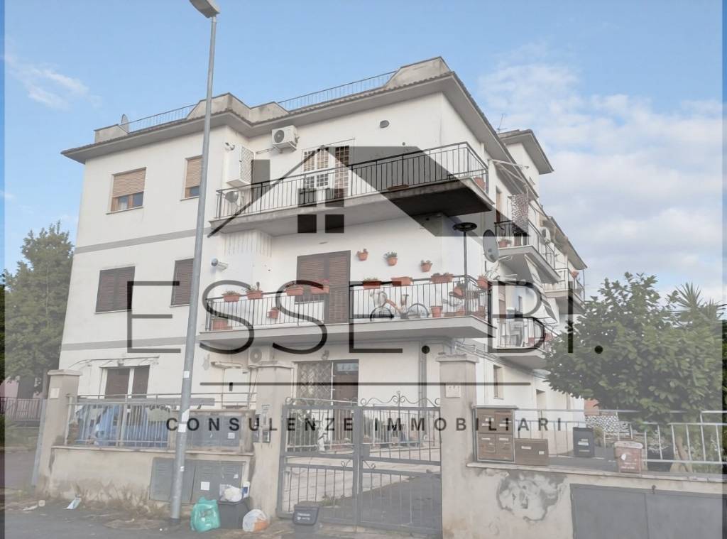 appartamento in vendita a Roma in zona Ponte di Nona