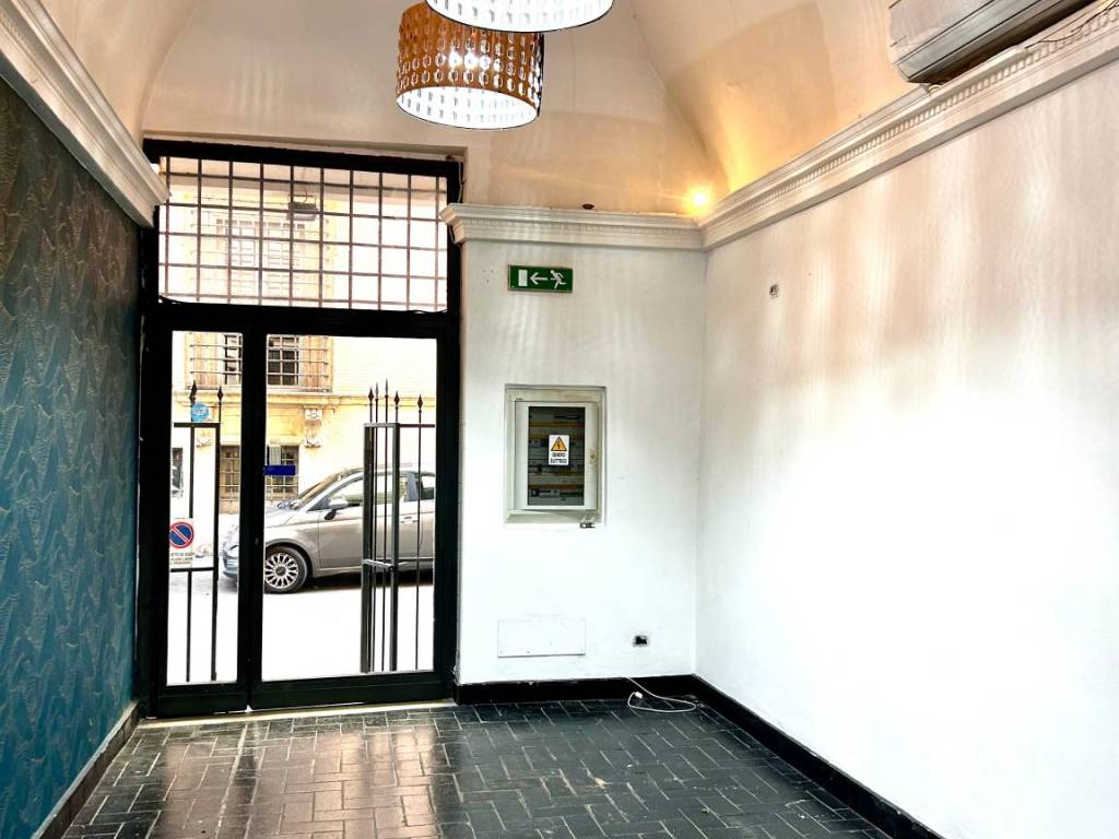 negozio in vendita a Roma in zona Pigna - Sant'Angelo