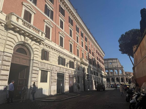locale commerciale in vendita a Roma in zona Celio