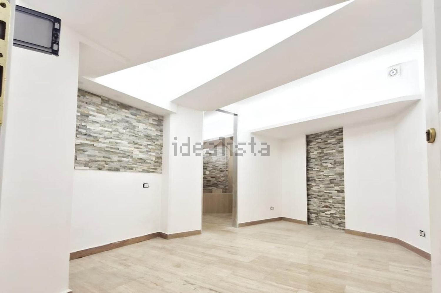 locale di sgombero in vendita a Roma in zona Campo Marzio