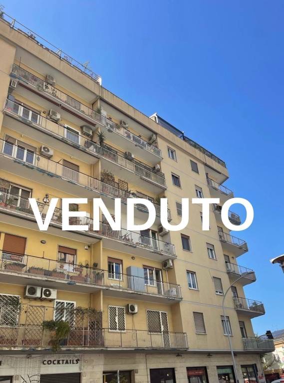 appartamento in vendita a Roma in zona Ostiense