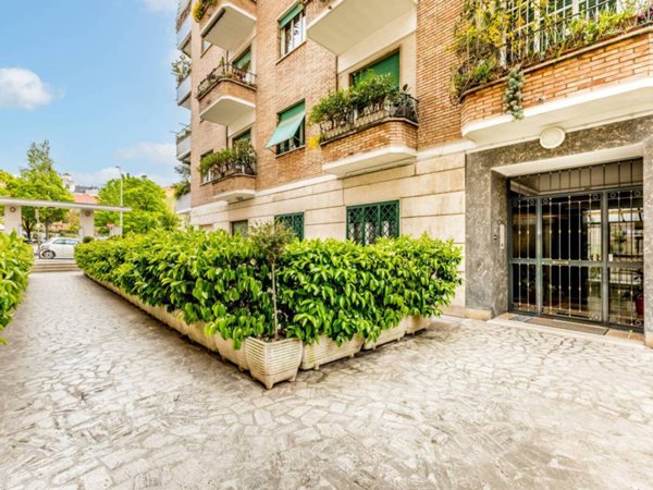 appartamento in vendita a Roma in zona Tuscolano