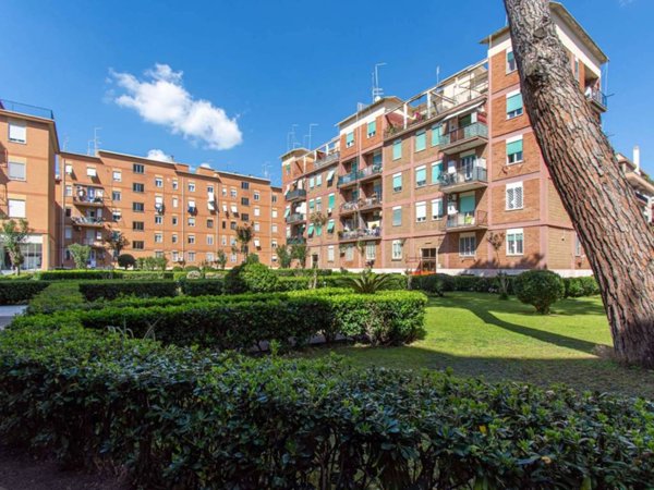 appartamento in vendita a Roma in zona Ostia