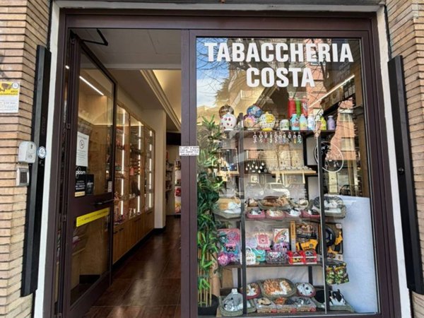 negozio in vendita a Roma in zona Salario