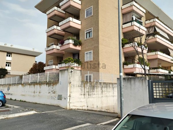 appartamento in vendita a Roma in zona Acilia