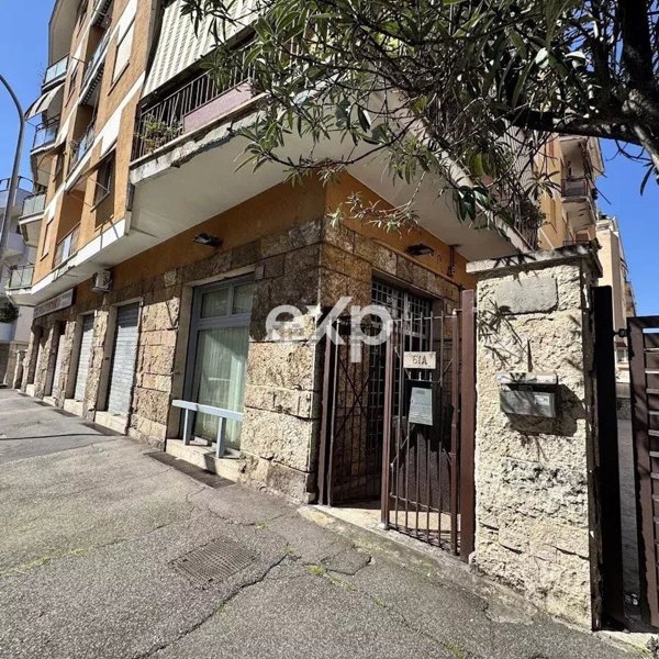appartamento in vendita a Roma in zona Ardeatino
