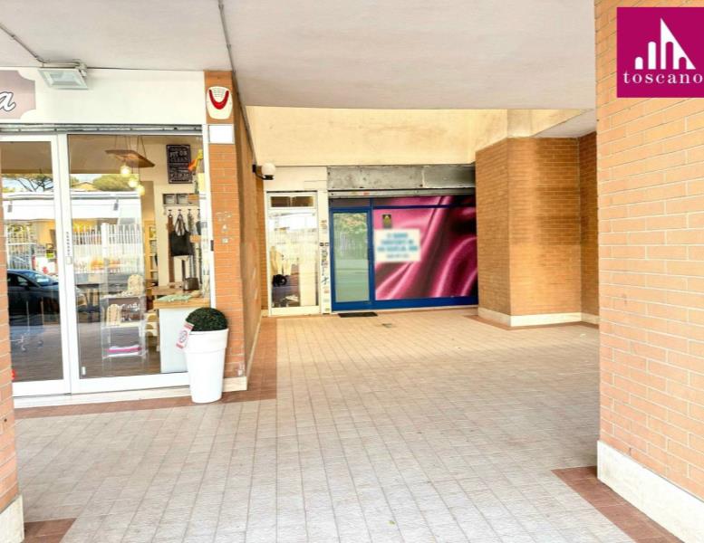 locale commerciale in vendita a Roma