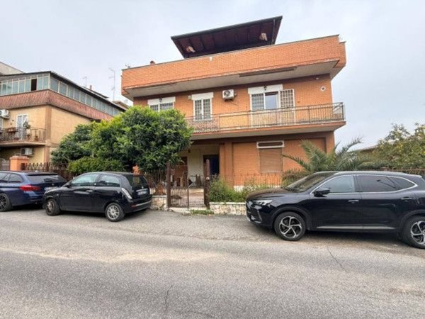 appartamento in vendita a Roma in zona Borghesiana