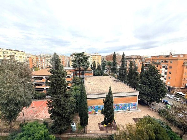 appartamento in vendita a Roma in zona Portuense