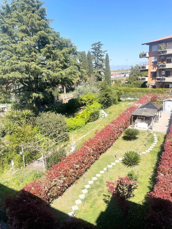 appartamento in vendita a Roma in zona Appio Claudio