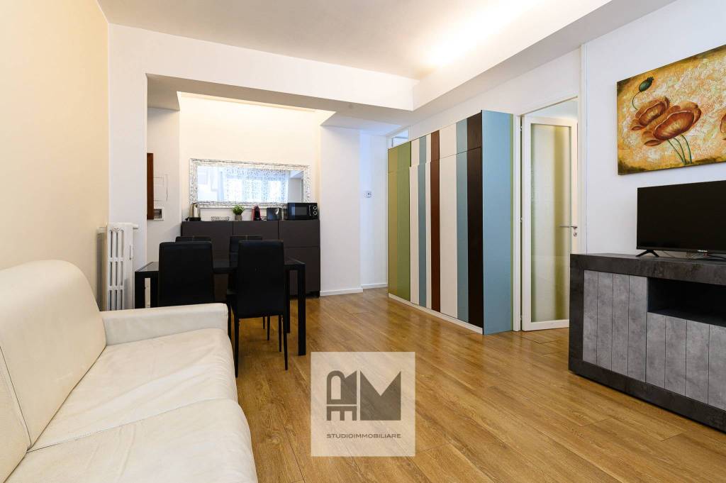 appartamento in vendita a Roma in zona Appio Latino