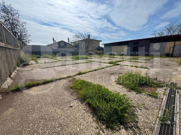 terreno edificabile in vendita a Roma in zona Ardeatino