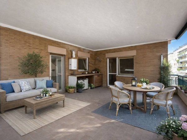 appartamento in vendita a Roma in zona Ostia