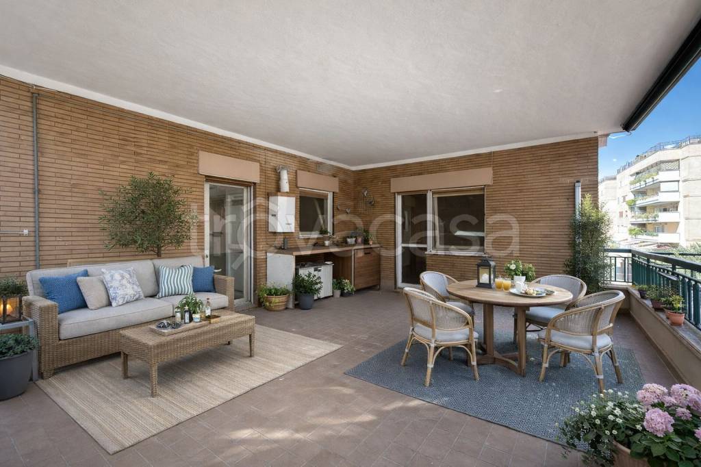 appartamento in vendita a Roma in zona Ostia