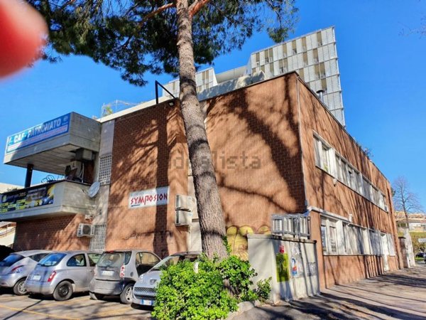 ufficio in vendita a Roma in zona Nomentano