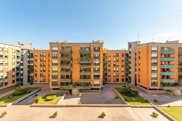 appartamento in vendita a Roma in zona Ardeatino