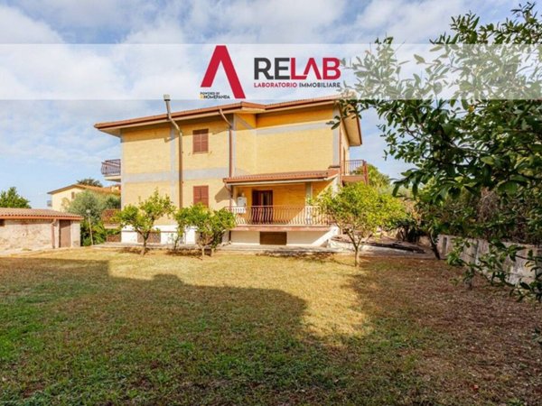 casa indipendente in vendita a Roma in zona Trigoria