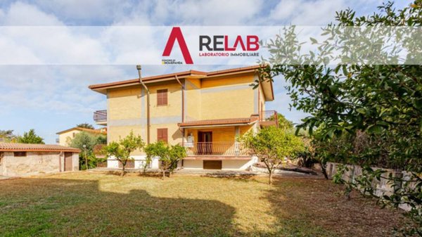 casa indipendente in vendita a Roma in zona Trigoria