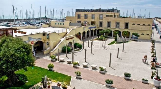 negozio in vendita a Roma in zona Ostia