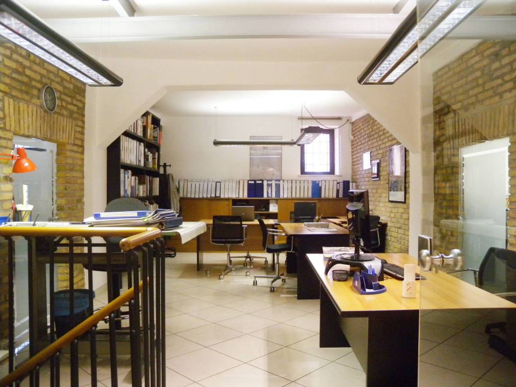 ufficio in vendita a Roma in zona Ostiense