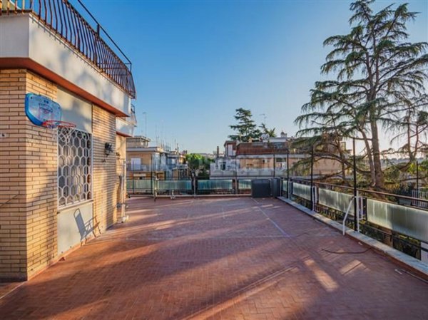 appartamento in vendita a Roma in zona Gianicolense