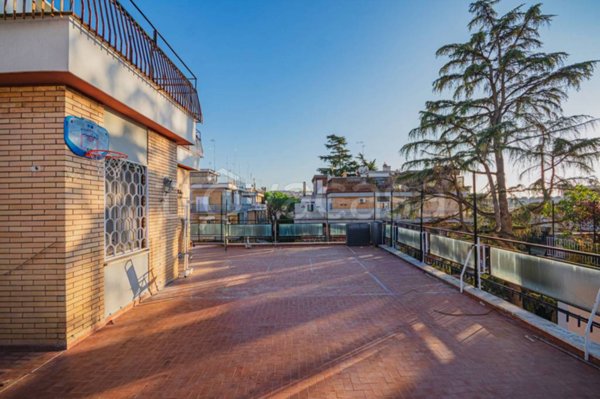 appartamento in vendita a Roma in zona Gianicolense