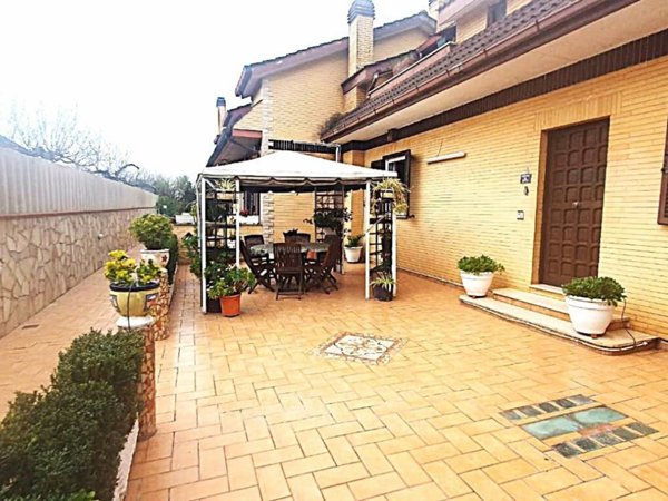 casa indipendente in vendita a Roma in zona Casalotti