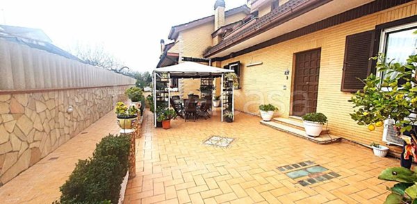 casa indipendente in vendita a Roma in zona Casalotti