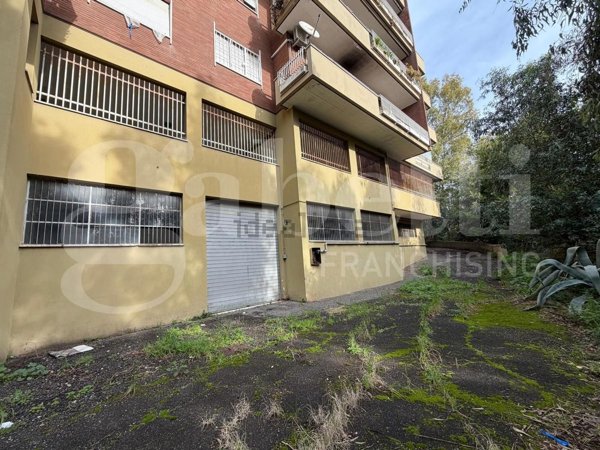 ufficio in vendita a Roma in zona Aurelio