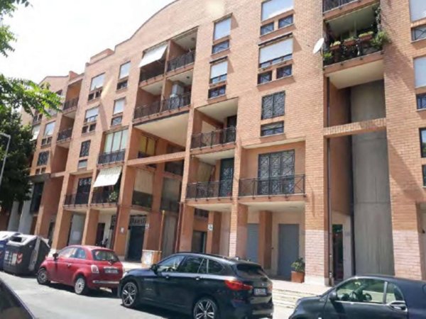 negozio in vendita a Roma in zona Infernetto