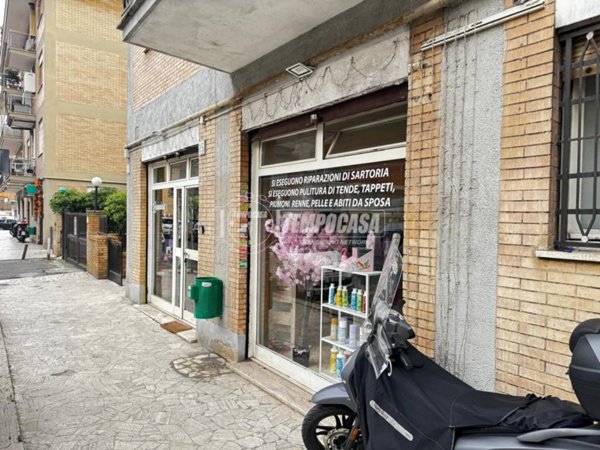 negozio in vendita a Roma in zona Aurelio