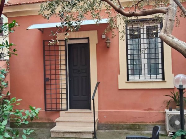 appartamento in vendita a Roma in zona Appio Claudio