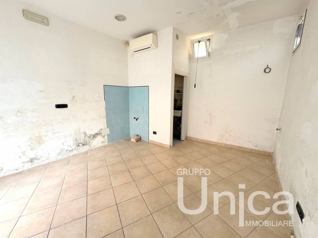 negozio in vendita a Roma in zona Primavalle