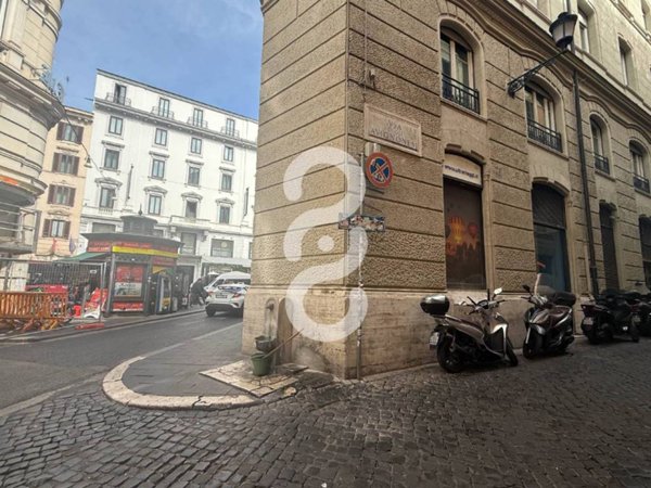negozio in vendita a Roma in zona Trevi-Colonna