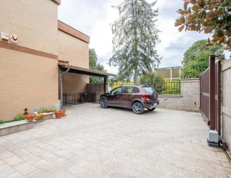 casa indipendente in vendita a Roma in zona Torre Gaia