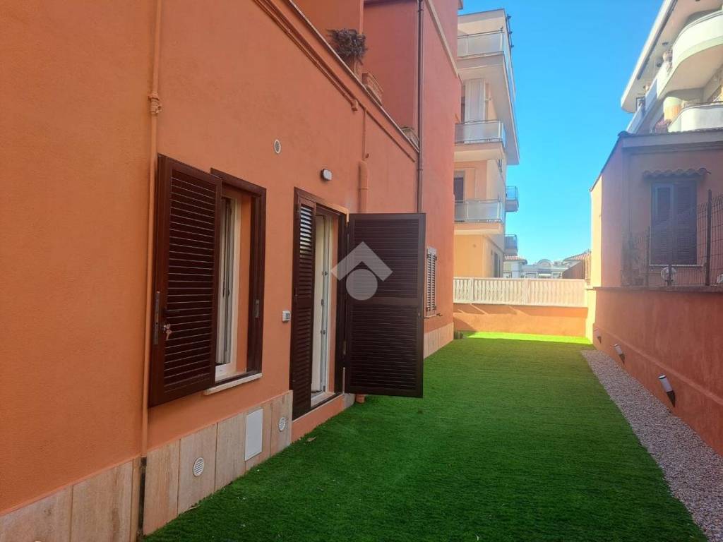 appartamento in vendita a Roma in zona Ostia