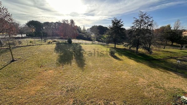 appartamento in vendita a Roma in zona Dragoncello