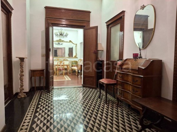 appartamento in vendita a Roma in zona Rione Monti/Campitelli