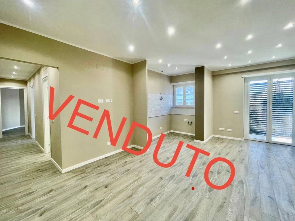 appartamento in vendita a Roma in zona Ostiense