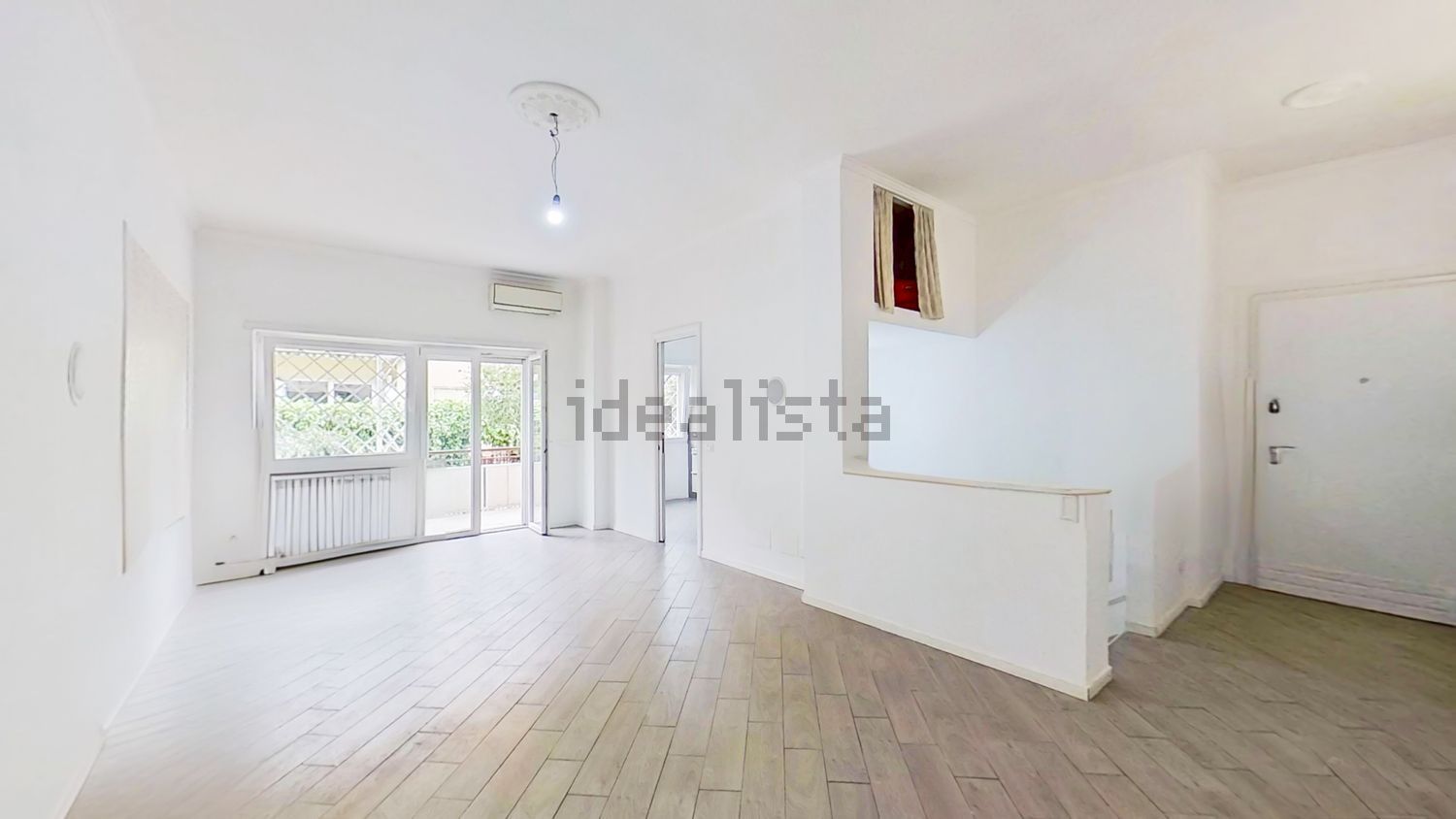 appartamento in vendita a Roma in zona Axa