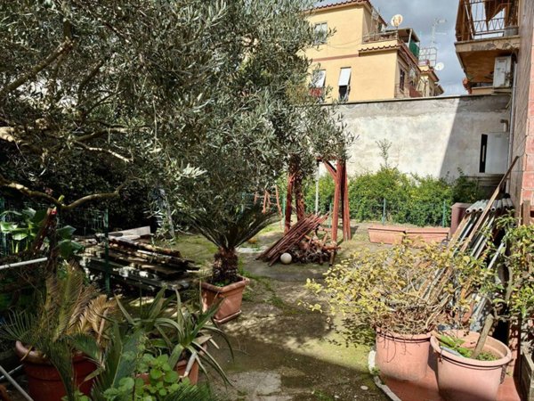 appartamento in vendita a Roma in zona Vitinia