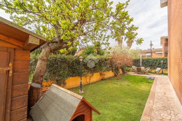 casa indipendente in vendita a Roma
