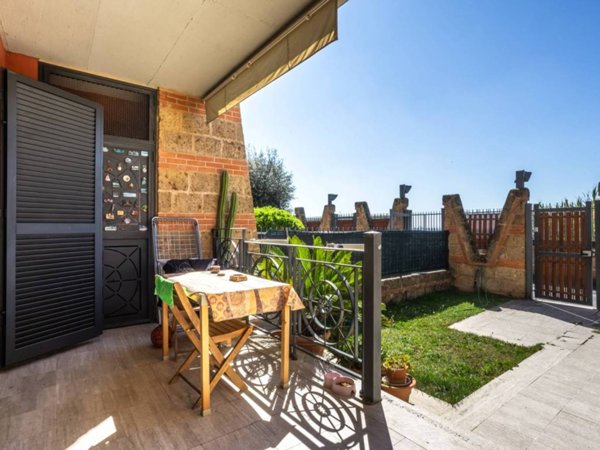 appartamento in vendita a Roma in zona Valle Muricana