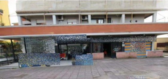 locale commerciale in vendita a Roma