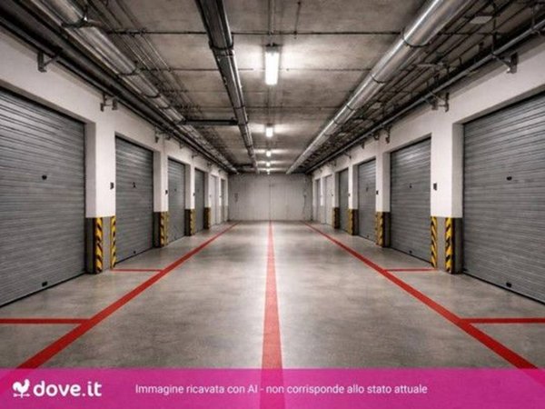 negozio in vendita a Roma in zona Tor Cervara